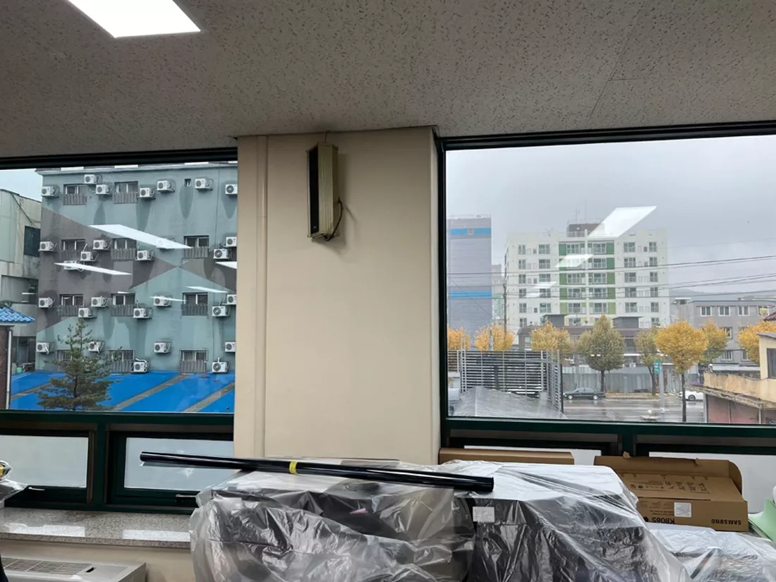 용인 국토정보공사 창가 코너 자리 유리썬팅 시공 현장
