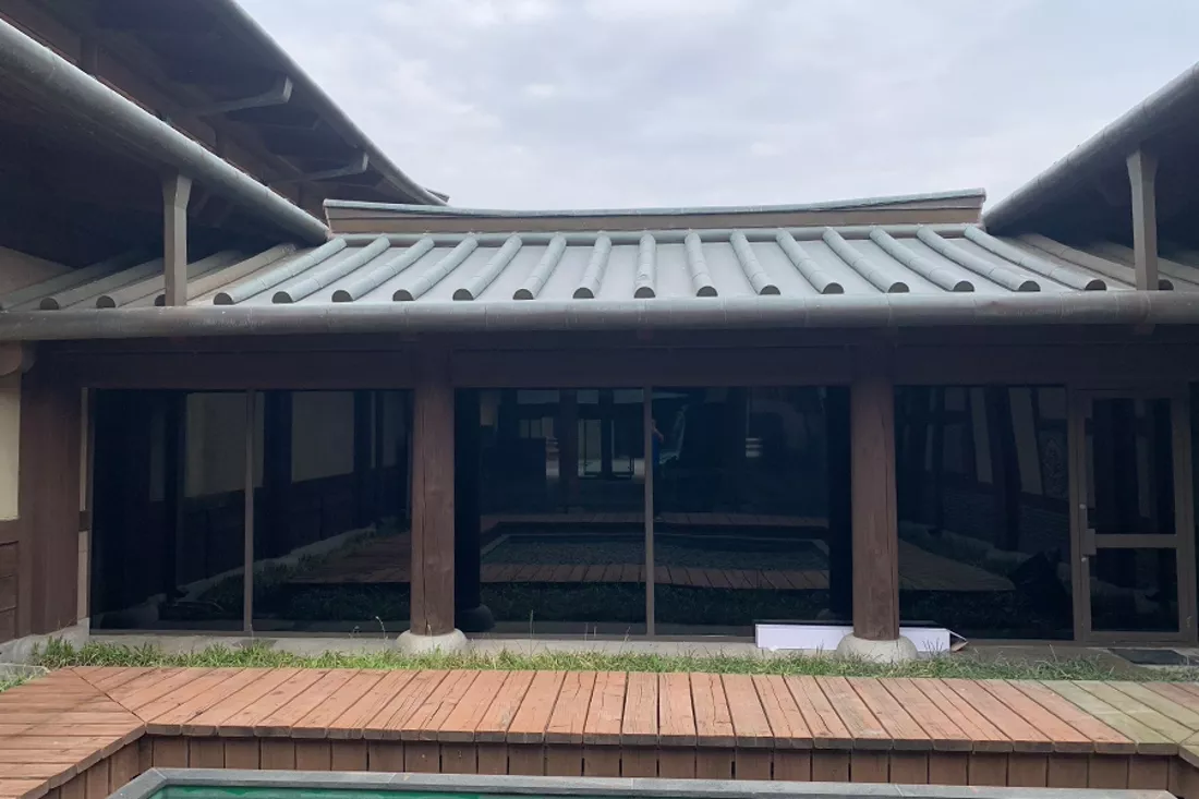 전시관 외관 주간 전경